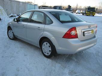 2010 Ford Focus Pictures