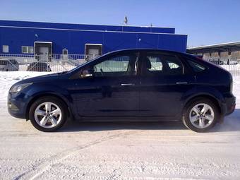 2010 Ford Focus Photos