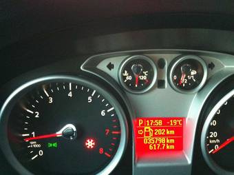 2010 Ford Focus Photos