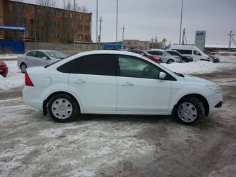 2010 Ford Focus Photos
