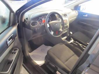 2010 Ford Focus Photos