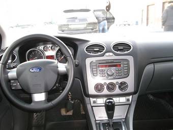2010 Ford Focus Pictures