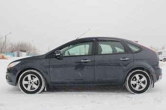 2010 Ford Focus Photos