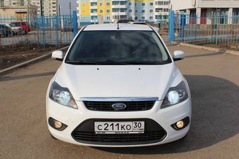 2010 Ford Focus Photos