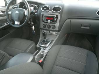 2010 Ford Focus Wallpapers