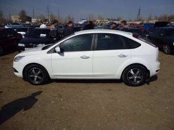 2010 Ford Focus Pictures