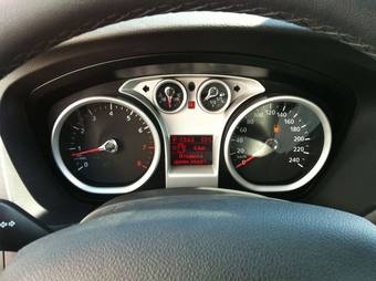 2010 Ford Focus Pictures