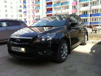 2010 Ford Focus Pictures