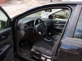 2010 Ford Focus Photos