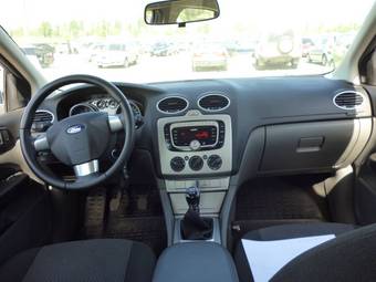 2010 Ford Focus Wallpapers