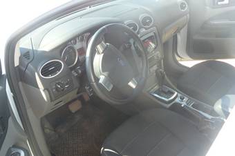 2010 Ford Focus Pictures