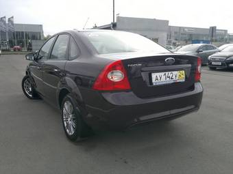 2010 Ford Focus Photos
