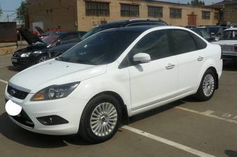 2010 Ford Focus Pictures