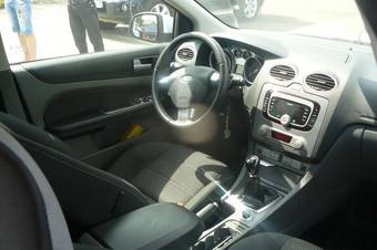 2010 Ford Focus Pictures