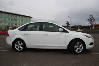 2010 Ford Focus Photos