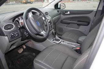 2010 Ford Focus Wallpapers