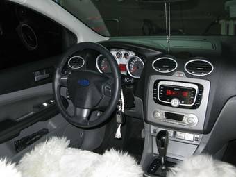 2010 Ford Focus Photos