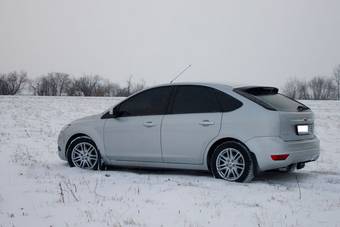 2010 Ford Focus Pictures