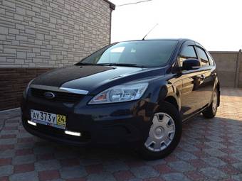 2010 Ford Focus Photos