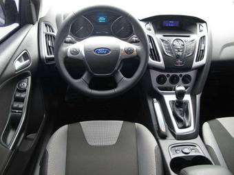 2011 Ford Focus Pics