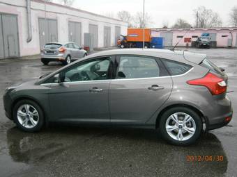 2011 Ford Focus Photos
