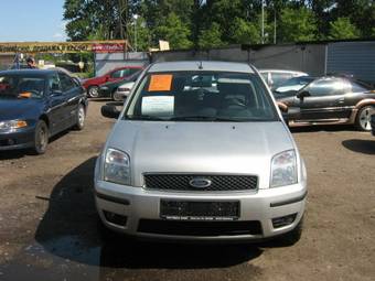 2004 Ford Fusion Photos