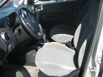 2004 Ford Fusion Images