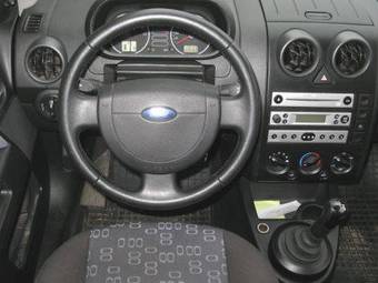2005 Ford Fusion Photos