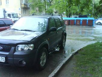 2004 Ford Maverick Photos
