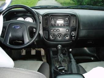 2004 Ford Maverick Images