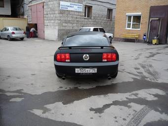 2004 Ford Mustang Images