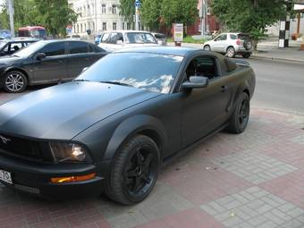 2004 Ford Mustang Photos