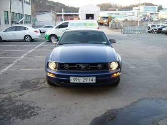 2009 Ford Mustang Images