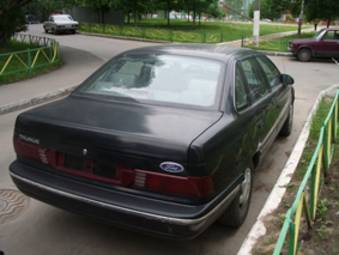 1991 Ford Taurus