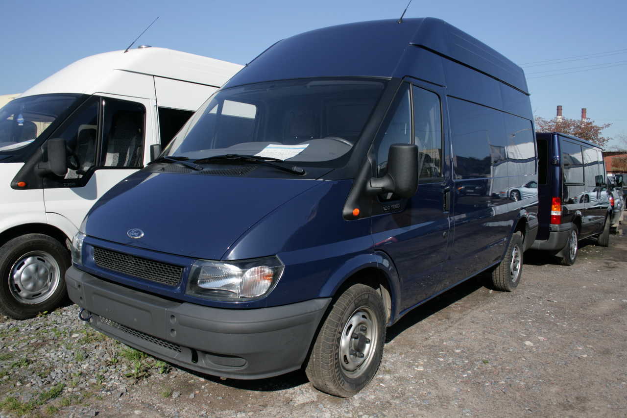 2004 Ford Transit