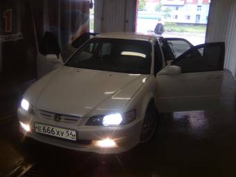 2000 Honda Accord Photos