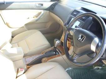 2003 Honda Accord Photos