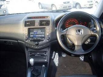 2003 Honda Accord Pictures