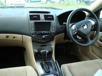 2003 Honda Accord Pictures