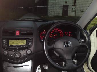 2003 Honda Accord Photos