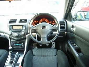 2004 Honda Accord Photos