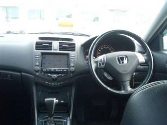 2004 Honda Accord Images