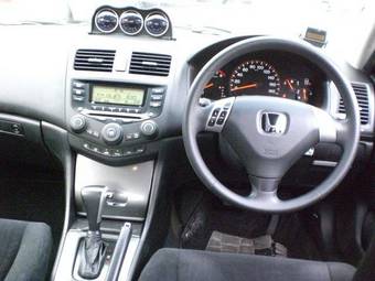2004 Honda Accord Images