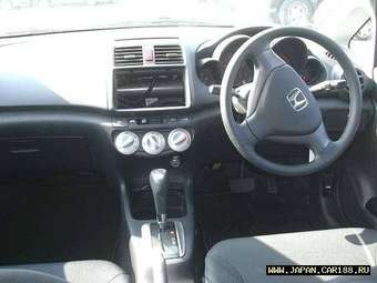 2005 Honda Airwave Photos