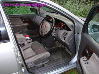 1999 Honda Avancier Photos