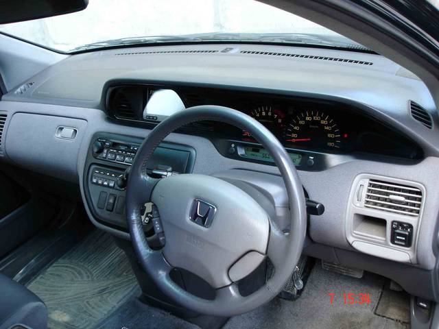 2000 Honda Avancier