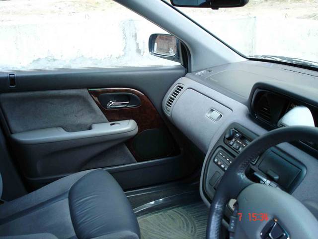 2000 Honda Avancier