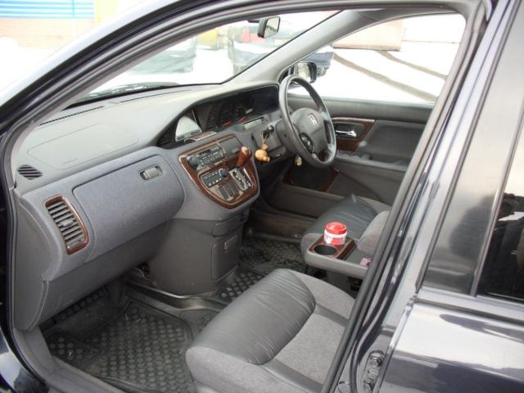 2000 Honda Avancier