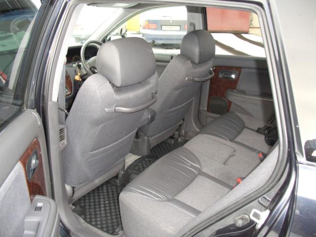 2000 Honda Avancier