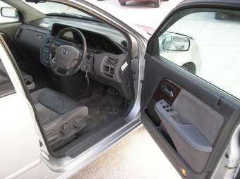 2000 Honda Avancier Photos